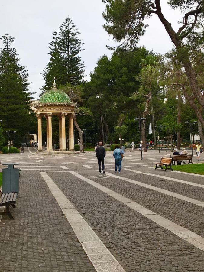 莱切La Dimora Di Vesta住宿加早餐旅馆 外观 照片